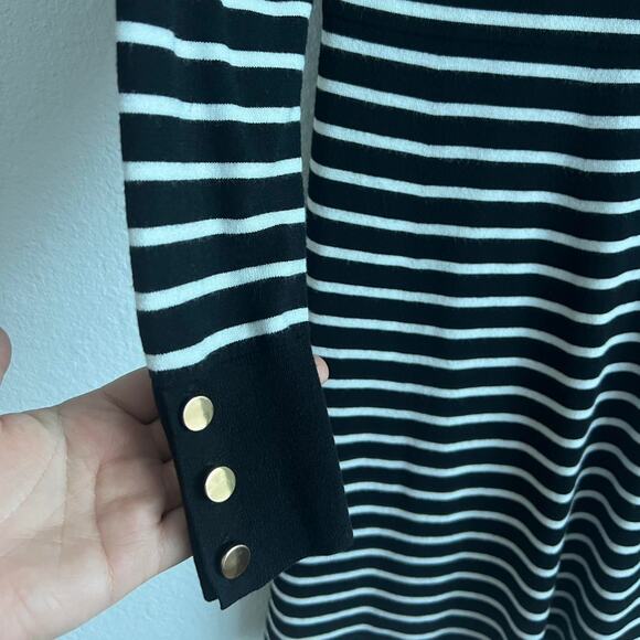 Black and white striped - Picture 3 of 4